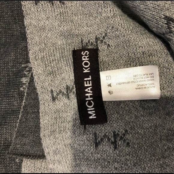 Micheal Kors unisex scarf - Picture 4 of 4